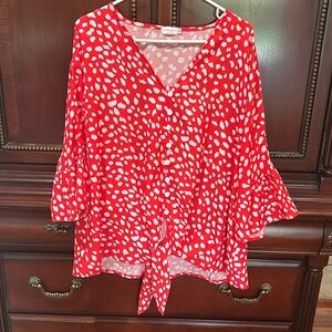 Button front shirt w/ ties @ hem